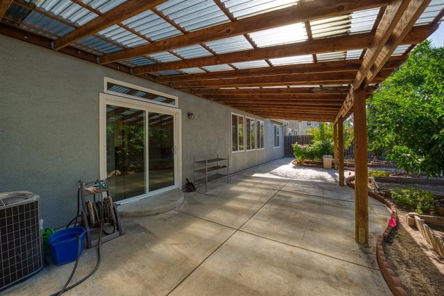 1441 Shearwater Dr, Patterson, CA 95363