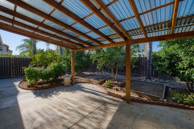 1441 Shearwater Dr, Patterson, CA 95363