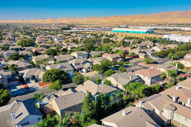 1441 Shearwater Dr, Patterson, CA 95363