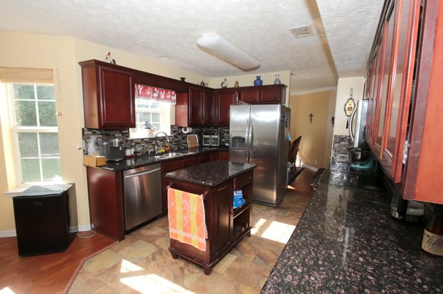 1828 Rory Cv, La Vergne, TN 37086