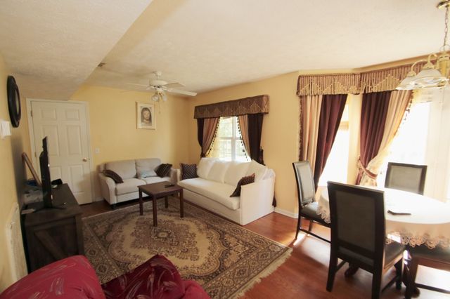 1828 Rory Cv, La Vergne, TN 37086