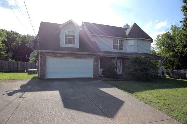 1828 Rory Cv, La Vergne, TN 37086