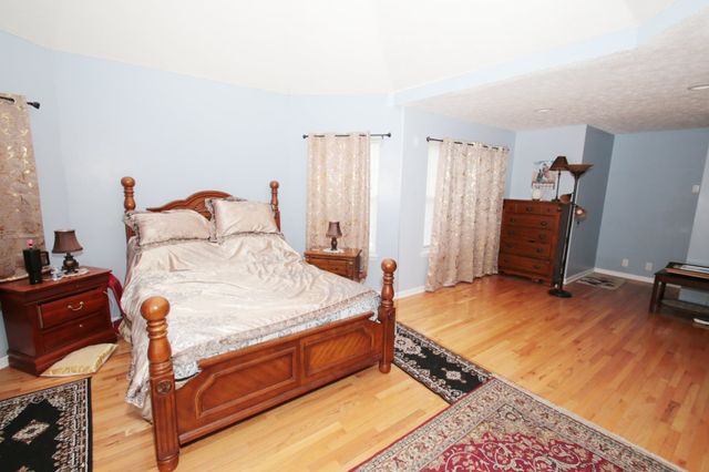 1828 Rory Cv, La Vergne, TN 37086