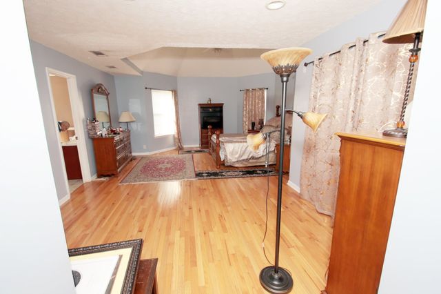 1828 Rory Cv, La Vergne, TN 37086