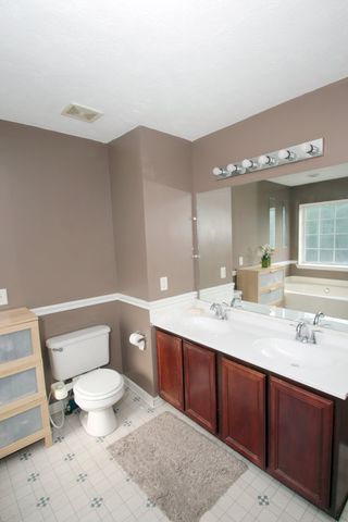 1828 Rory Cv, La Vergne, TN 37086