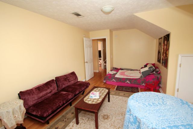 1828 Rory Cv, La Vergne, TN 37086