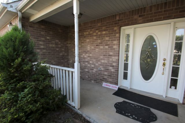 1828 Rory Cv, La Vergne, TN 37086