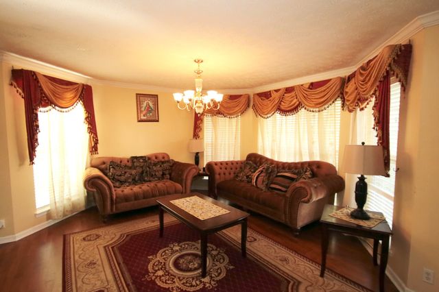 1828 Rory Cv, La Vergne, TN 37086