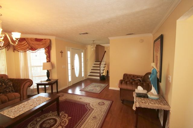 1828 Rory Cv, La Vergne, TN 37086