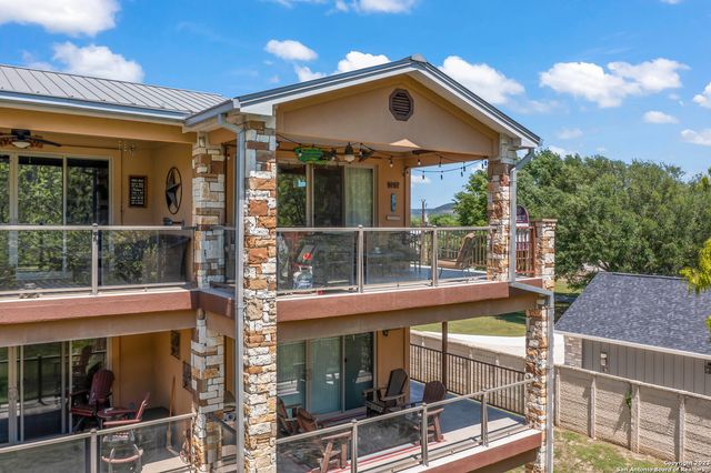 540 River Run Apt 301, New Braunfels, TX 78132