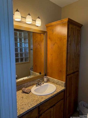 540 River Run Apt 301, New Braunfels, TX 78132