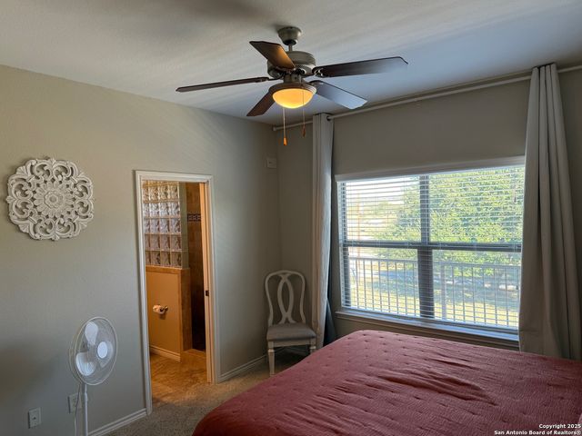 540 River Run Apt 301, New Braunfels, TX 78132