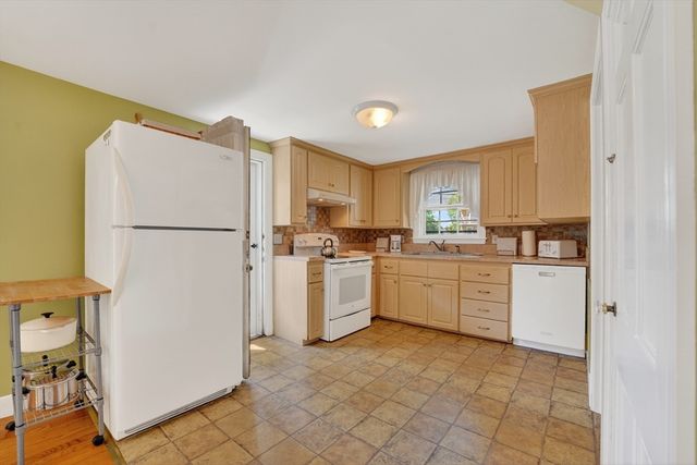 490 Webster St, Needham, MA 02494
