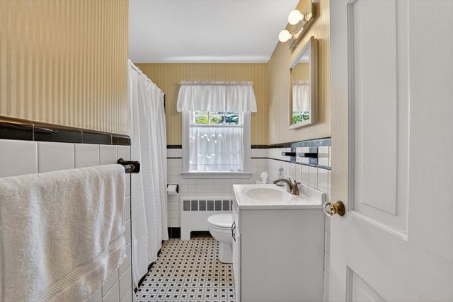 490 Webster St, Needham, MA 02494