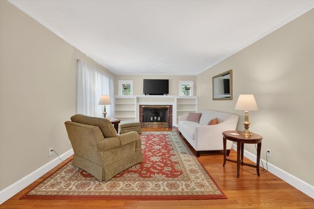 490 Webster St, Needham, MA 02494