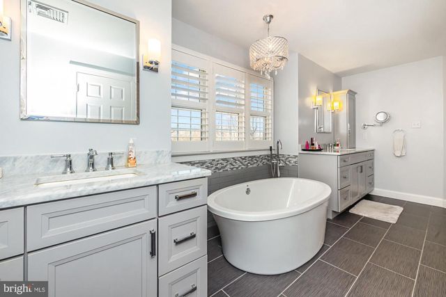 1040 BUCKTAIL WAY, West Chester, PA 19382