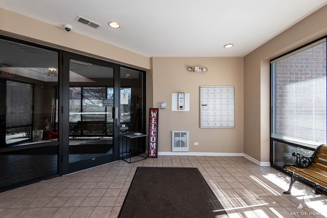 805 Leicester Road 320, Elk Grove Village, IL 60007