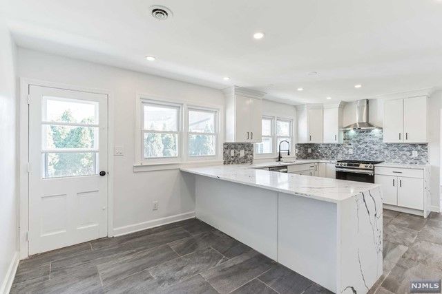 130 Mount Pleasant Avenue, Wallington, NJ 07057
