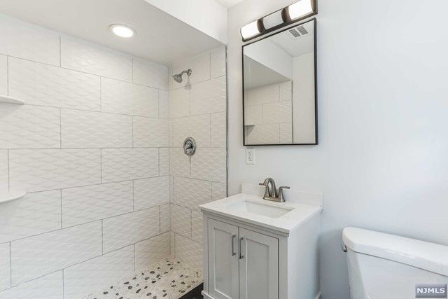130 Mount Pleasant Avenue, Wallington, NJ 07057