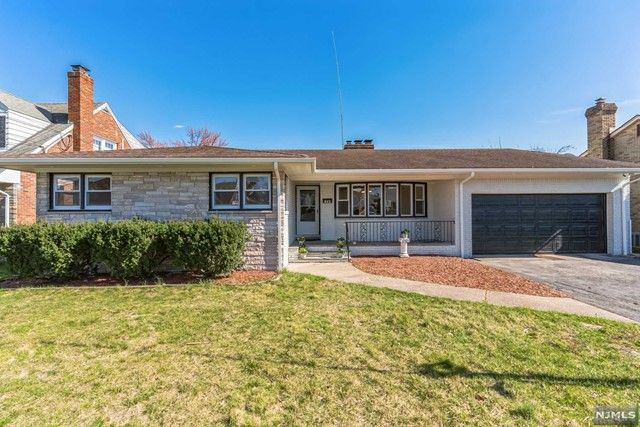 130 Mount Pleasant Avenue, Wallington, NJ 07057