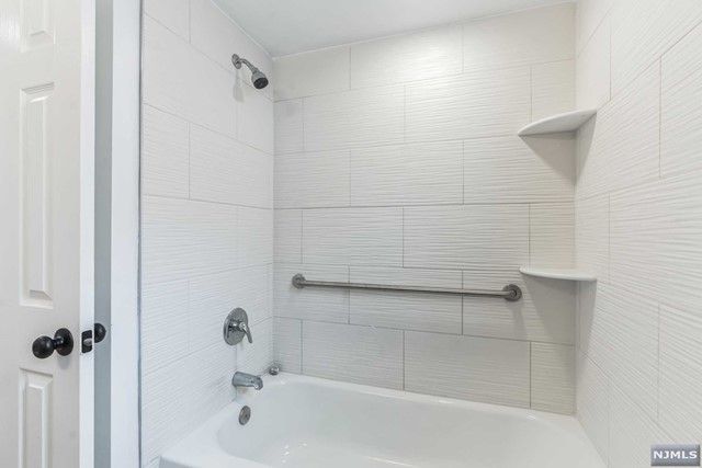 130 Mount Pleasant Avenue, Wallington, NJ 07057