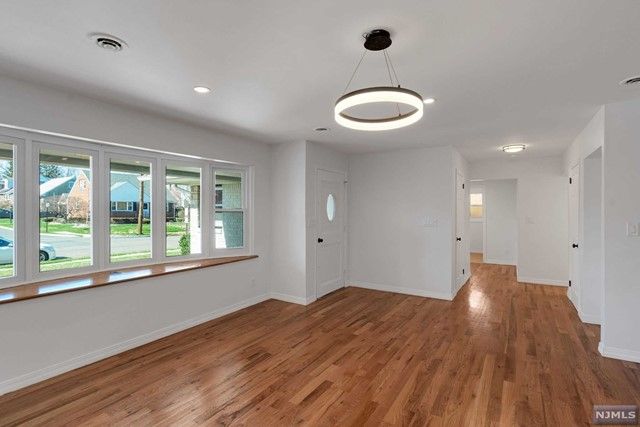 130 Mount Pleasant Avenue, Wallington, NJ 07057