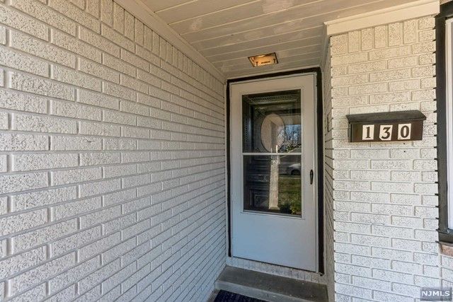 130 Mount Pleasant Avenue, Wallington, NJ 07057