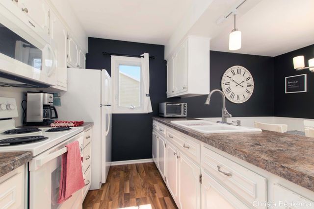 7805 Coachman Lane 61, Georgetown Twp, MI 49428