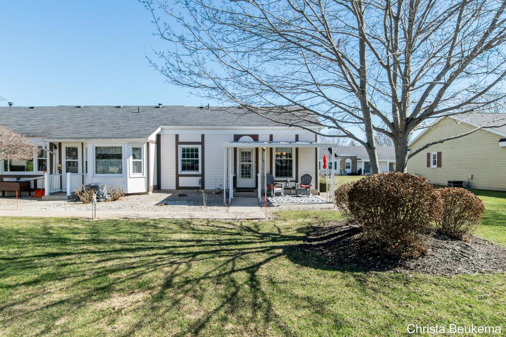 7805 Coachman Lane 61, Georgetown Twp, MI 49428