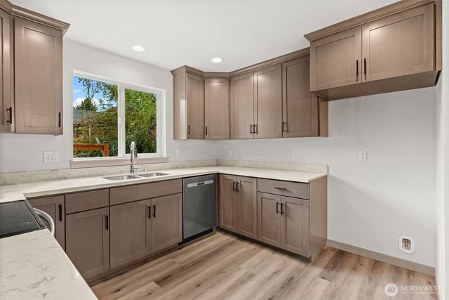 939 E 61st Street, Tacoma, WA 98404