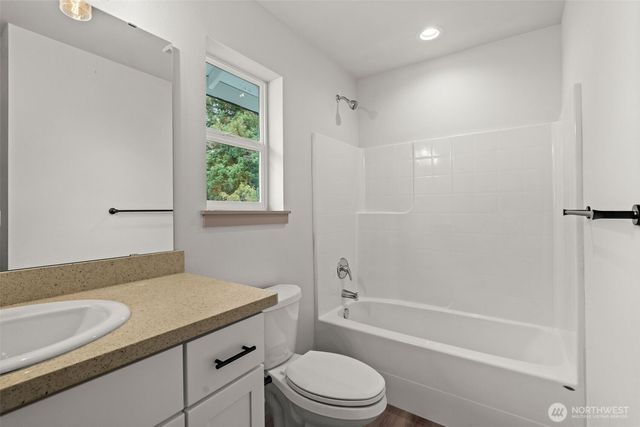 939 E 61st Street, Tacoma, WA 98404