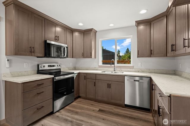 939 E 61st Street, Tacoma, WA 98404