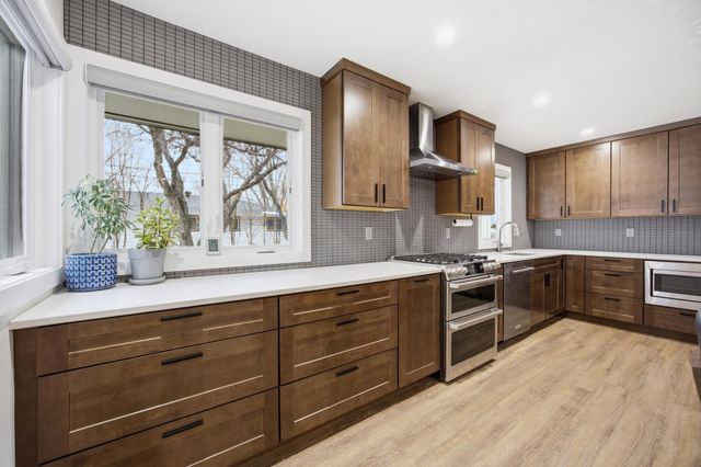 825 Park Drive S, Fargo, ND 58103