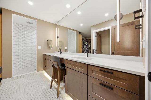 825 Park Drive S, Fargo, ND 58103