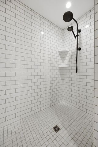 825 Park Drive S, Fargo, ND 58103