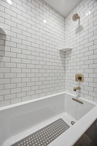 825 Park Drive S, Fargo, ND 58103