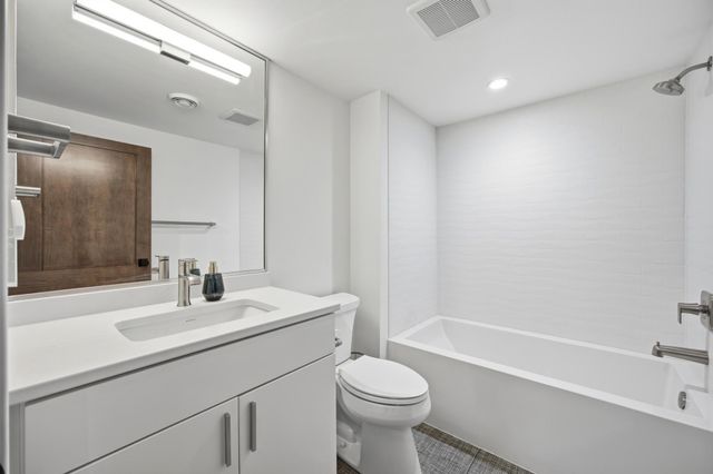 825 Park Drive S, Fargo, ND 58103