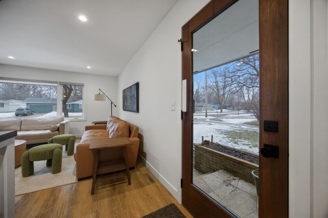 825 Park Drive S, Fargo, ND 58103