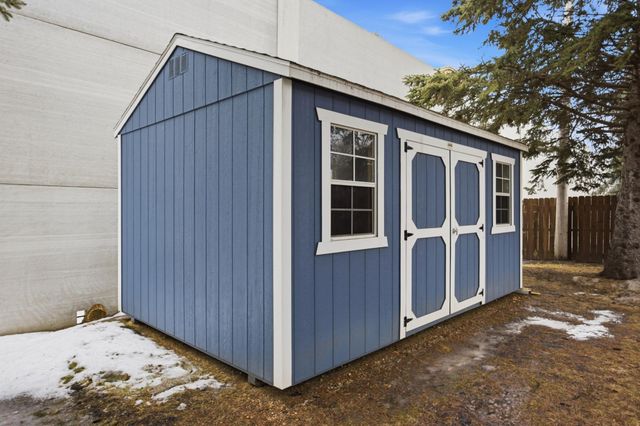 825 Park Drive S, Fargo, ND 58103