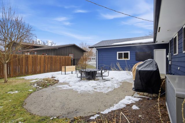 825 Park Drive S, Fargo, ND 58103