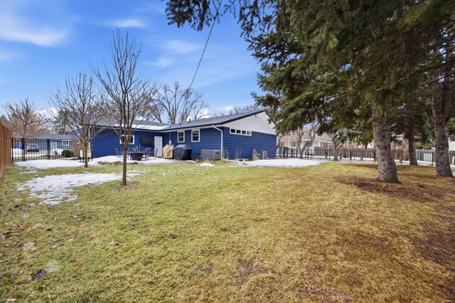 825 Park Drive S, Fargo, ND 58103