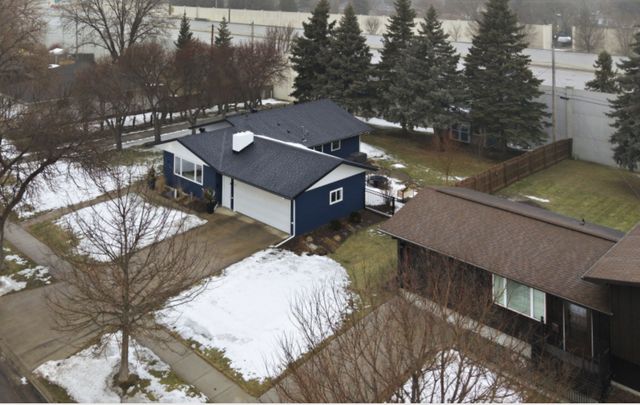 825 Park Drive S, Fargo, ND 58103