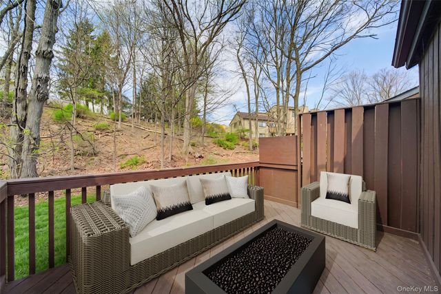8 Laurel Court, Highland Mills, NY 10930