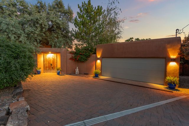 1226 B&C Cerro Gordo Road, Santa Fe, NM 87501