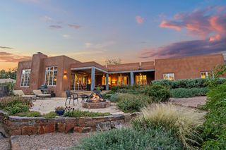 1226 B&C Cerro Gordo Road, Santa Fe, NM 87501