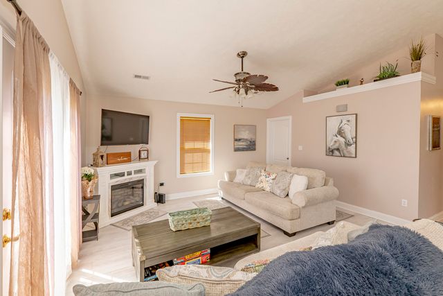 364 Twin Rivers Drive, Bronston, KY 42518