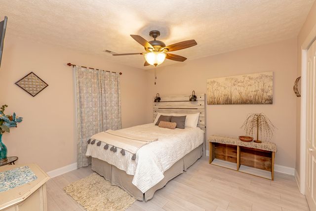 364 Twin Rivers Drive, Bronston, KY 42518