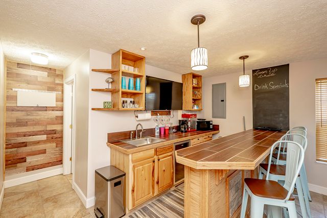 364 Twin Rivers Drive, Bronston, KY 42518