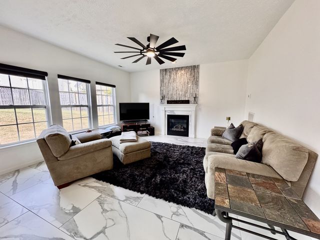 947 Legacy Park Rd, Mount Juliet, TN 37122