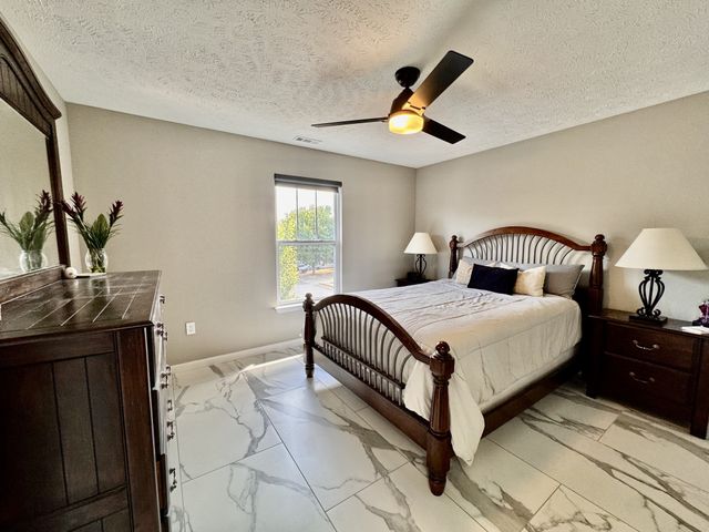 947 Legacy Park Rd, Mount Juliet, TN 37122